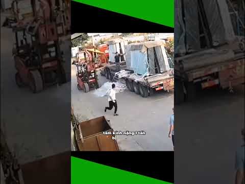 người đàn ông làm vỡ kính của công ti và cái kết