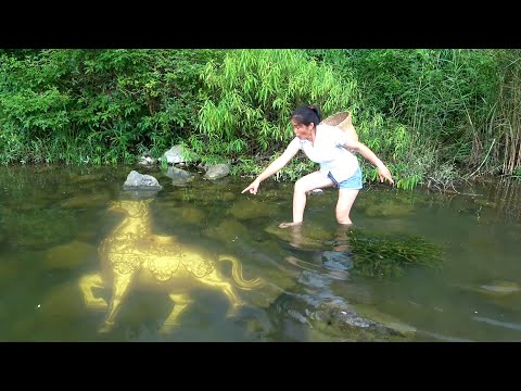 As soon as a golden horse appeared at the bottom of the lake, the sky suddenly changed dramatically