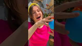 Алекс и Настя играют с шариками и изучают цвета Daddy fingers family song balloons #shorts #4 rus