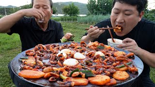 양준혁 이사장님이 보내주신 간편하고 맛있는 쭈꾸미 볶음을 솥뚜껑에! 마무리로 볶음밥까지~ (Stir-fried Jjukumi) 요리&먹방!! - Mukbang eating show