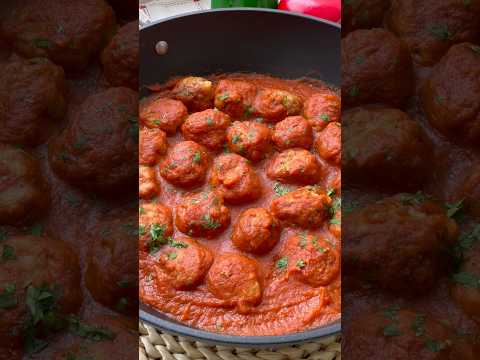 Albóndigas con salsa de tomate 🍅