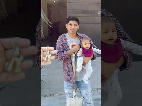 Joven albañil construye casa sin saber que era para él y su bebé 😭su reacción nos hizo llorar