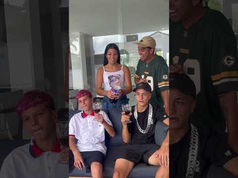 Letícia puxou saco do Murilo #shortsvideo #humor #comedia #brincadeiras