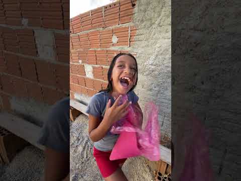 Marcela gostou do presente