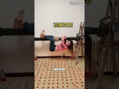 Mamá no quiere que su hija salga de casa.