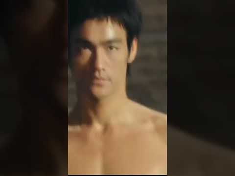 Epic moment of Bruce lee #kungfu #movie #chinesedub #martialarts #martialartsmovies #brucelee