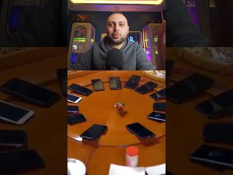ليه الناس دي حاطه التليفونات على الترابيزه بالمنظر ده