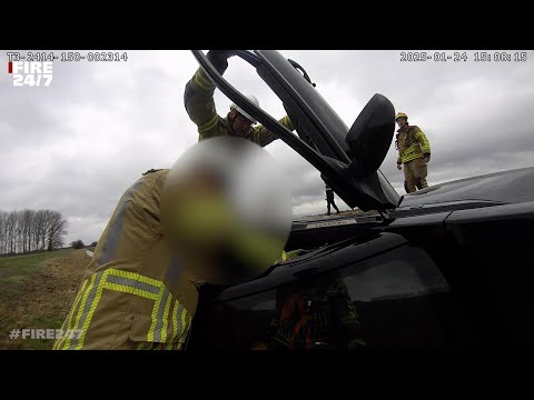 DUTCH FIREFIGHTERS - A CAR IN THE TRENCH