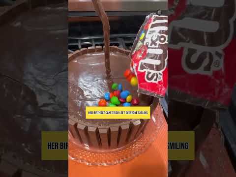 അവൾ കേക്കിൽ ഒരു Metal Straw ഇട്ടു...… What Happened Next Was Genius!