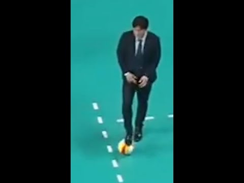 배구 감독의 축구 실력??