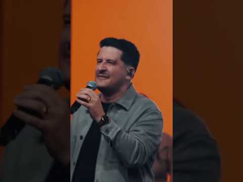 Jesus te guarda, te sustenta e nada afunda, porque Ele está te vendo. 🙏✨ #andreefelipe