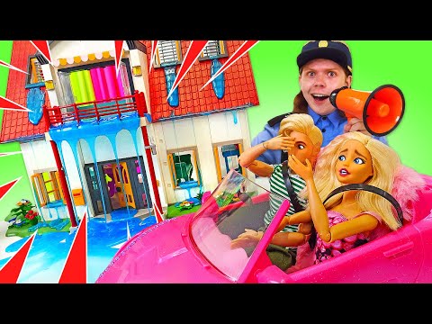 La maison de Barbie a été cambriolée! Jeux avec poupées et le gendarme des jouets pour enfants