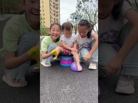 बढ़िया चीज़ें! गुब्बारों से बने जूते 🥰! #मज़ेदारपारिवारिकखेल