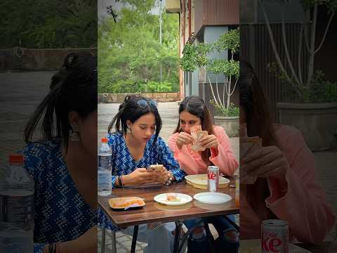 Comment me batao karishma ne kitne momos khaye.?❤️ #youtubeshorts #youtubeindia #youtubevideos #bff