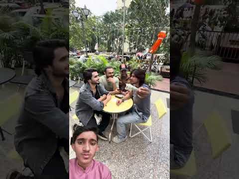 �🍽 “کھانے میں حاضر، بل میں غائب!” 💰🤣#funny #comedy #prank #entertainment#abrazkhan