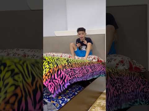 ‏ لما ابنك يلعب بالتلفون ￼ويسيب مذاكرة