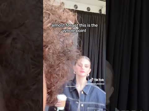 Benny waits for Selena to kiss him๐คญ #selenagomez #bennyblanco #couple #tiktok #bluestflame #fyp