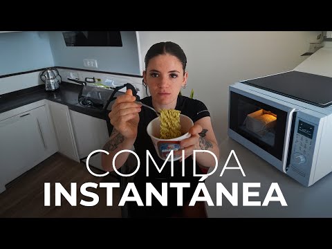 UN DIA COMIENDO COMIDA INSTANTANEA