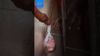 Karachi Kay Muzafathi ilaqo Mai Gosht Ki Taqseen. #qurbani2026 #shorts #shortsfeed