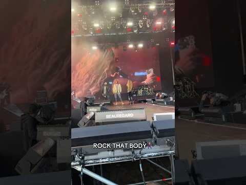 32.000 hearts singing ROCK THAT BODY🫶