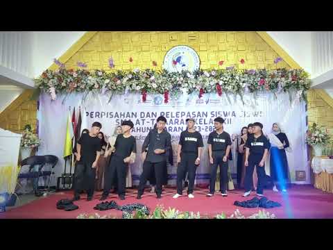 Tari India kelas 10, di acara Perpisahan Kelas 12,