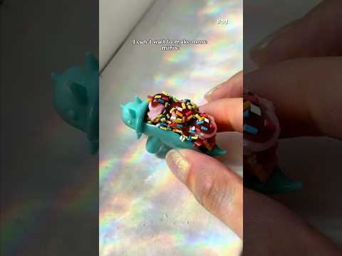 DIY mini food magnets #diy #miniverse #crafts #magnets #artsandcrafts #minifood