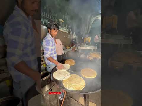 दिल्ली के मशहूर उड़ते परांठे #ytshorts #foodshorts #viralvideo #trending #shortvideo #reels #recipe