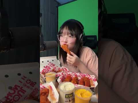 ASMR๊าา กินไก่ทอดกรอบ ๆ 🥰🐔 #shorts