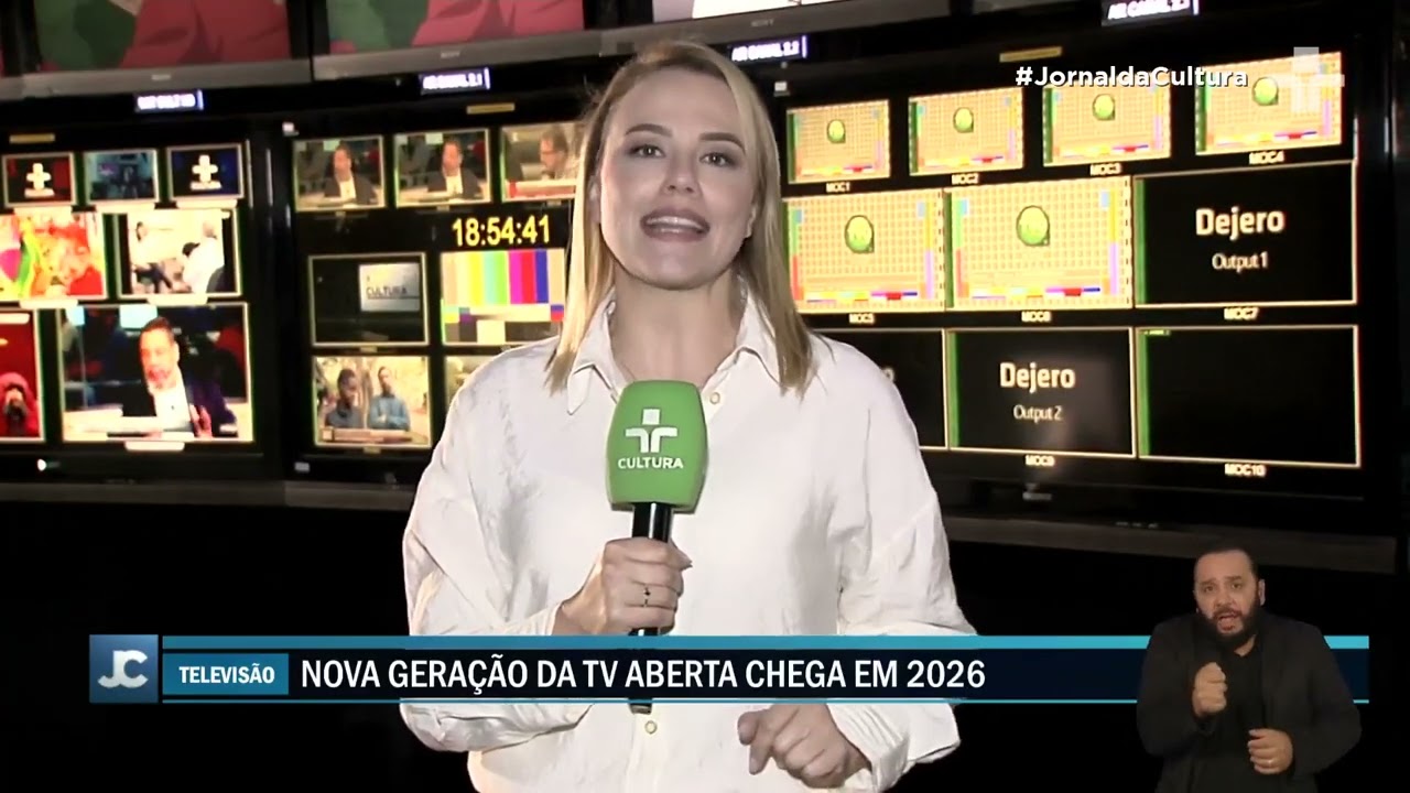 Presidente Lula assina decreto que regulamenta a TV 30