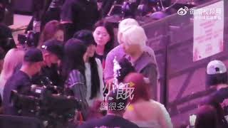 2025083 Zhou Ye spotted at Wang Yuan's Beijing concert on the front row with Xie Keyin Zhang Youhao