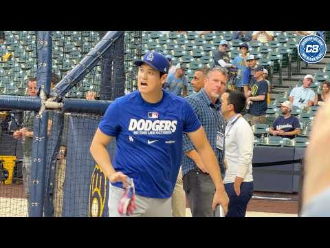2026 NLCS: Shohei Ohtani hits on the field with Dodgers before Game 1 against Brewers
