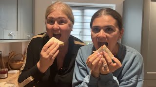 BRITISH GRANDMA TRIES PEANUT BUTTER AND JELLY SANDWICH FOR THE FIRST TIME 
