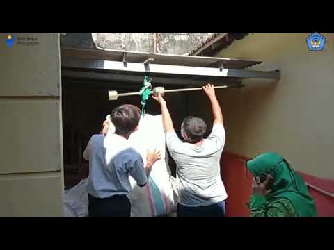 PEMILAHAN DAN PENIMBANGAN SAMPAH, SMPN 1 BUDURAN