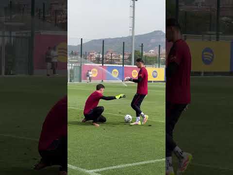 Tek is getting ready 🧱 #shorts #fcbarcelona