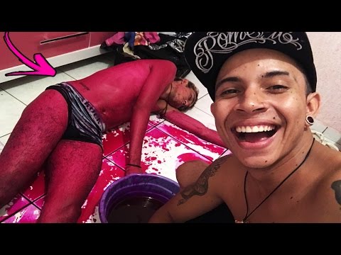 TROLLEI MEU AMIGO ( PINTEI ELE DE ROSA )