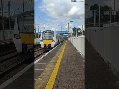 Thameslink Class 700 Passes Brookmans Park Station With Tones! (29/07/23) #train #railway