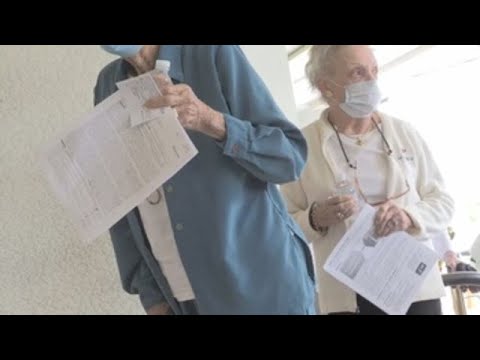 Los mayores primero, la consigna de la vacunación en Florida