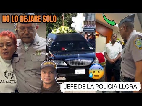 ¡DIOS MIO! 💔😰El Jefe De La Policía Llora Al Ver La Madre Del Agente De la Dicrim en su Velatorio