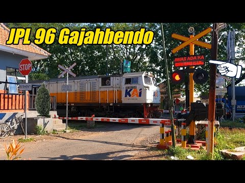 Palang Pintu Kereta Baru JPL 96 Gajahbendo Pasuruan