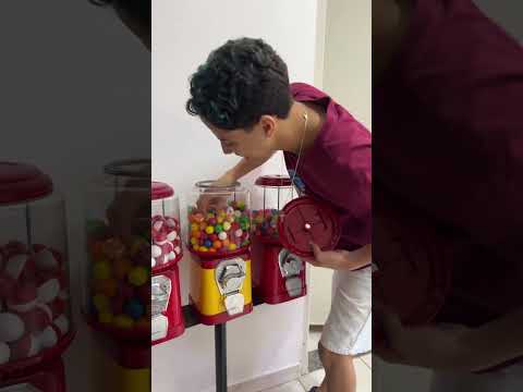 Tem que colocar a moeda
