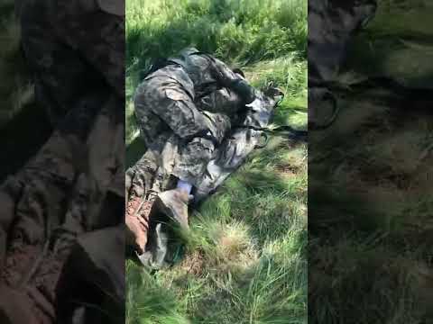 Вывод раненого с линии огня - один из вариантов