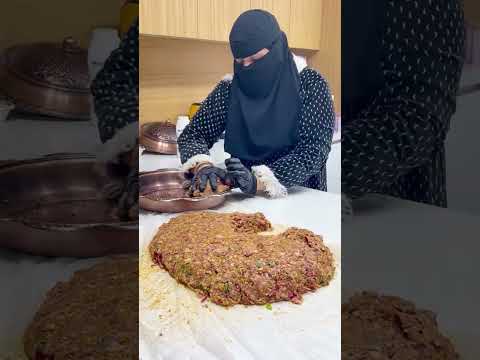 السندوتش منه. بره ب ١٥٠ جنيه عملت. اكتر  من ٣٠٠ سندوتش.  بربع. التكلفه 