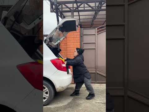 استخراج الطاولة من أجل صندوق السيارة #shorts