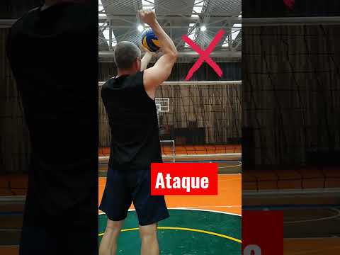 Como bater na bola durante o ataque no voleibol #voleibol #volleyball #treino #shorts
