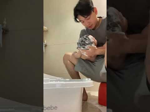 아기 울리지 않고 목욕 시키는 법 #비글부부 #고막주의
