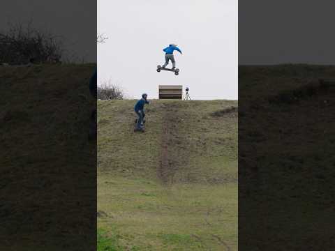 Teamwork makes the dream work! #mountainboard #electricskateboard #snowboard #mtb