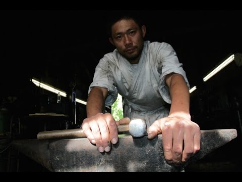 岐阜県 羽島市 【4人様限定】 刀匠から学ぶ、伝統の鍛造の技! 鍛冶場で侍ナイフ作り体験ツアー(昼食付き)