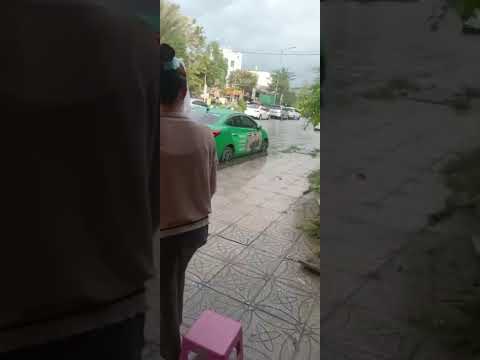 Đời sống công nhân mùa nước lũ 