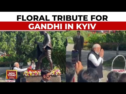 PM Modi Pays Floral Tribute To Mahatma Gandhi's Statue In Ukraine | India Today News