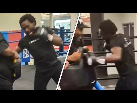Crawford RIPPING BODY SHOTS for Canelo; FIRST LOOK hitting pads & GOING HARD: “I PUNCH HARDER”